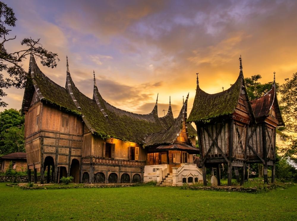 ARSITEKTUR VERNAKULAR RANGKIANG dalam Tata Kawasan Rumah Gadang