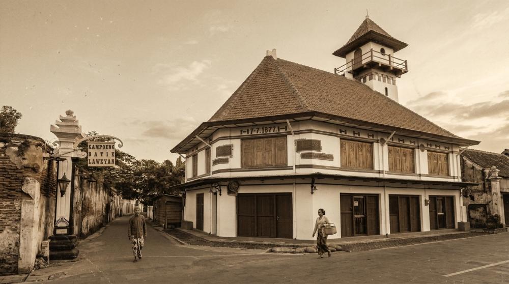 KETIKA KAWASAN BATIK Tumbuh Berbeda