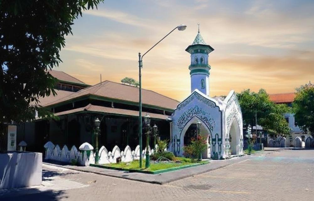 MASJID MANGKUNEGARAN dan Bahasa Arsitektur Islam yang Membumi di Tanah Jawa